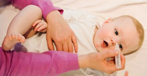 Cần rửa mũi cho trẻ khi có dấu hiệu bị viêm