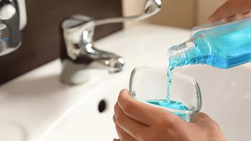Số ca mắc bệnh cúm A gia tăng thời điểm cuối năm - Giải pháp chăm sóc tại nhà! Súc miệng họng giúp kháng khuẩn, kháng viêm