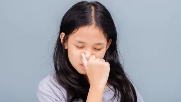 Tại sao bị nghẹt mũi kéo dài? Cách điều trị là gì?