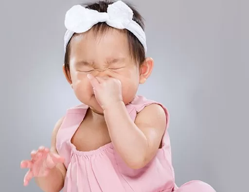 Hướng dẫn chi tiết cách rửa mũi cho trẻ dưới 1 tuổi an toàn, hiệu quả! Rửa mũi giúp làm sạch dịch nhầy, bụi bẩn và các tác nhân gây hại trong mũi của bé