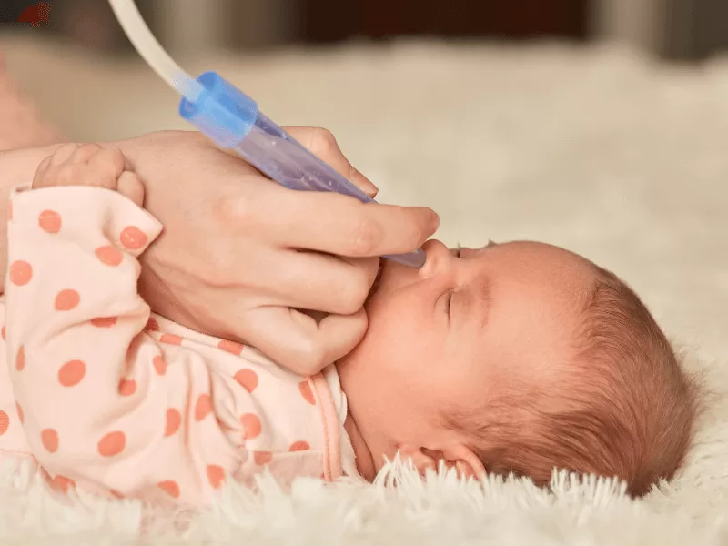 Trẻ bị sổ mũi kéo dài: nguyên nhân và cách xử lý hiệu quả Khi trẻ quá nhiều dịch mũi và chưa xì được, có thể thực hiện hút mũi an toàn cho bé