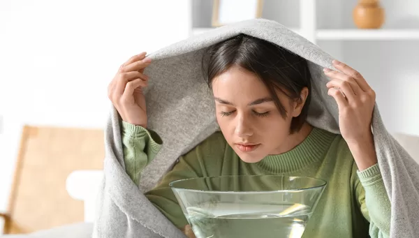 Điều trị viêm xoang mũi tại nhà hiệu quả đừng bỏ qua! Xông hơi là biện pháp thường được áp dụng tại nhà giúp giảm tình trạng viêm xoang