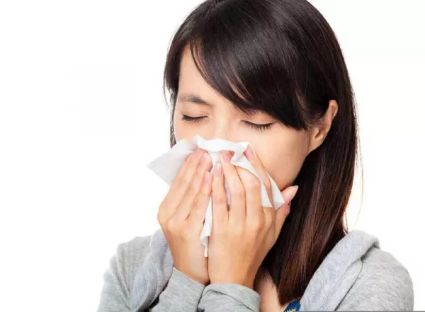 Bị nghẹt mũi, niêm mạc mũi sưng viêm và tiết nhiều dịch khiến bạn khó thở